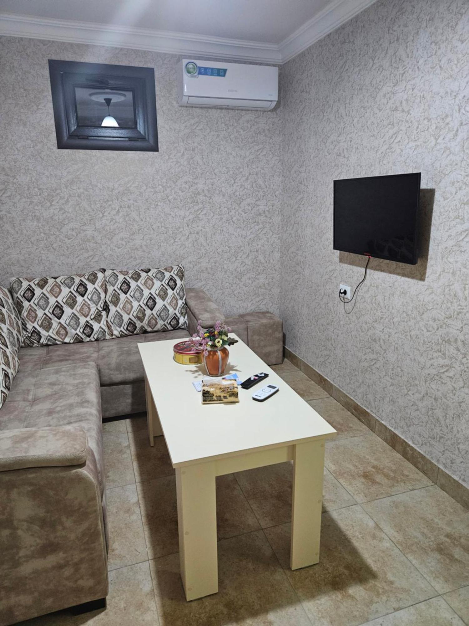 Galstyans Hotels Zvartnots Airport P'arak'ar Extérieur photo